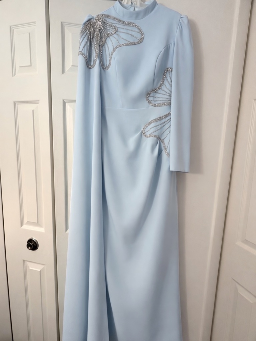 Modest evening gown - Picture 8 of 9